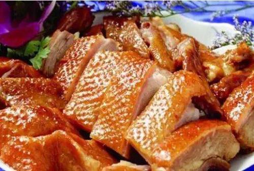 钱集卤鹅是江苏省宿迁市沭阳县钱集镇的特色美食